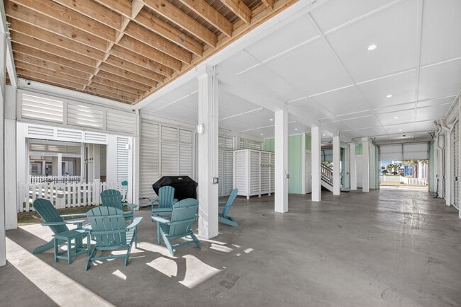 Building Photo - 3815 Seabreeze Ln