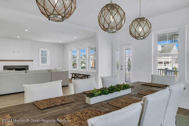 Building Photo - 916 Ocean Ave