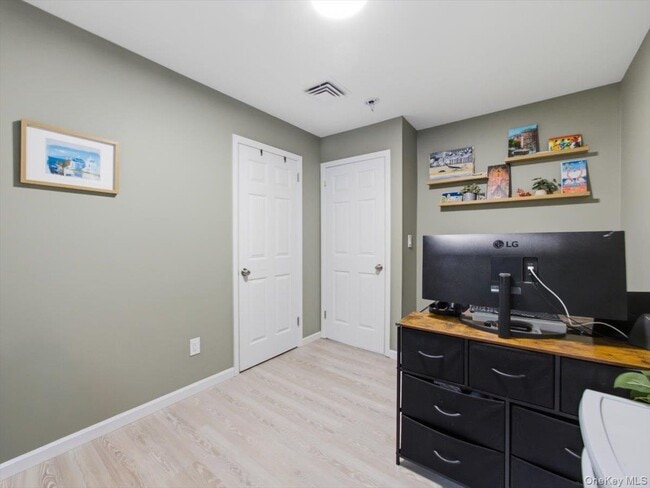 Building Photo - 784 Brookridge Dr