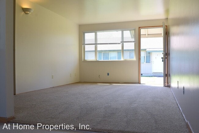 Building Photo - 925-931 NW Sequoia Ave