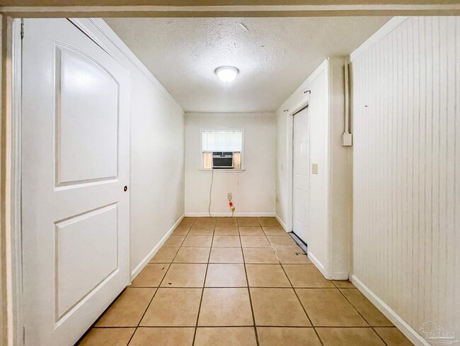Building Photo - 5771 Coronada Blvd