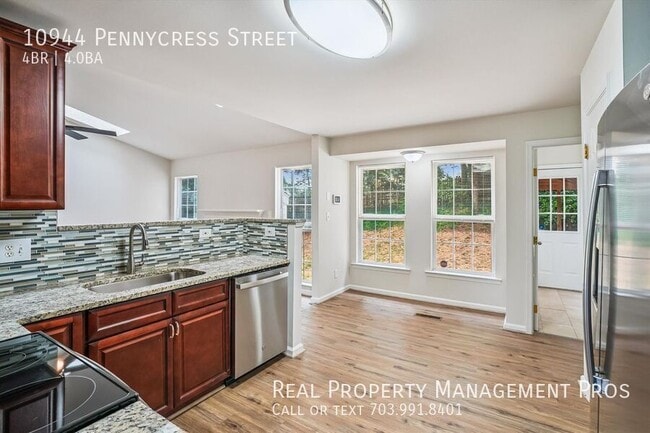 Building Photo - 10944 Pennycress St