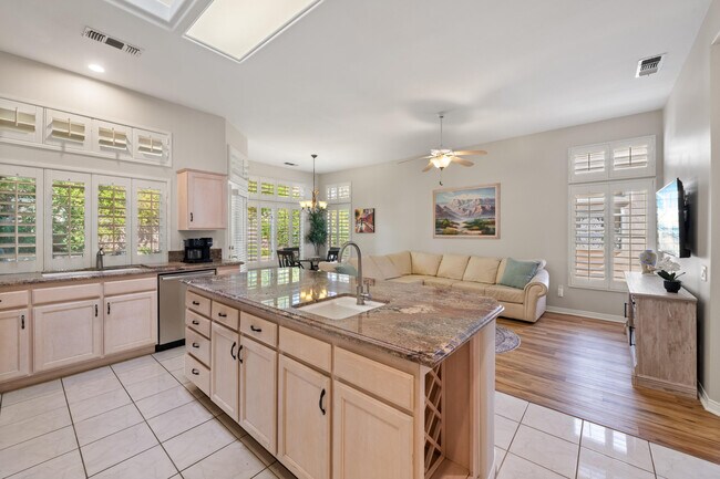 Building Photo - 37515 Heritage Way