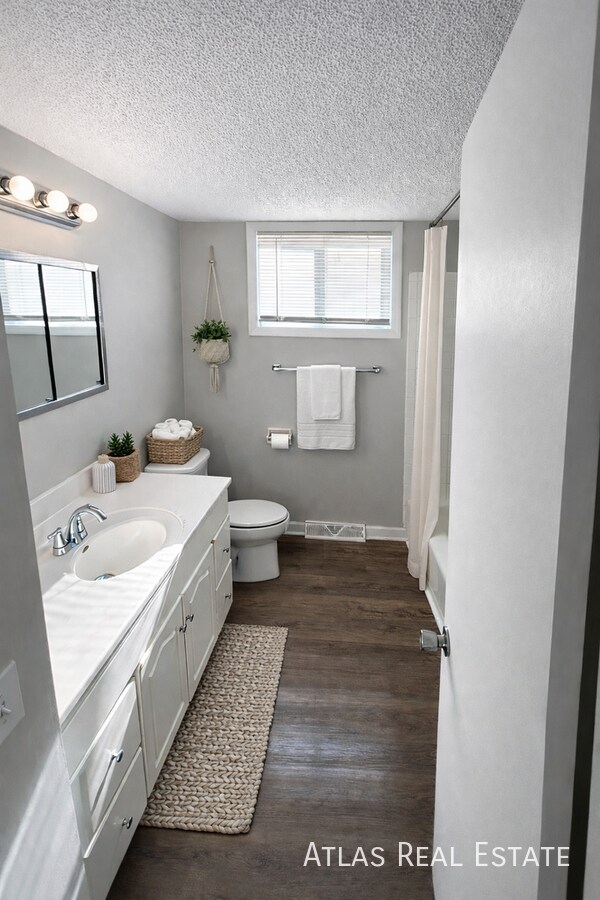 Building Photo - 6646 Maywood Ave