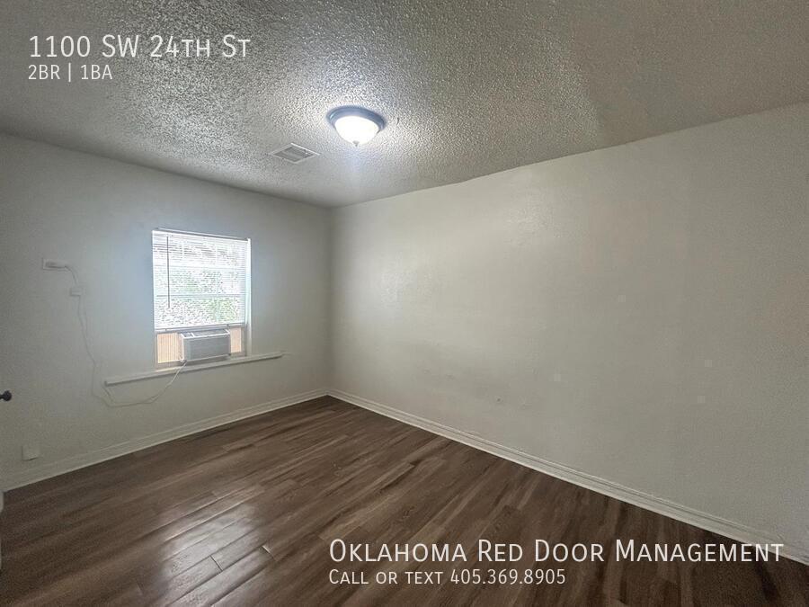Building Photo - 1100 SW 24th St
