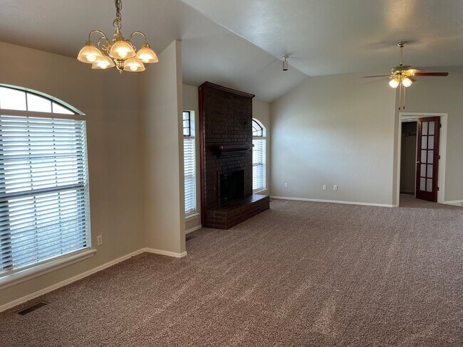Building Photo - Beautiful granite and tile backsplash to update the large kitchen. 3 bedrooms + an office, large ...