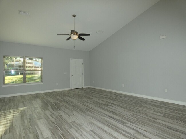 Building Photo - Spacious 3-Bedroom Home - Half Acre Lot