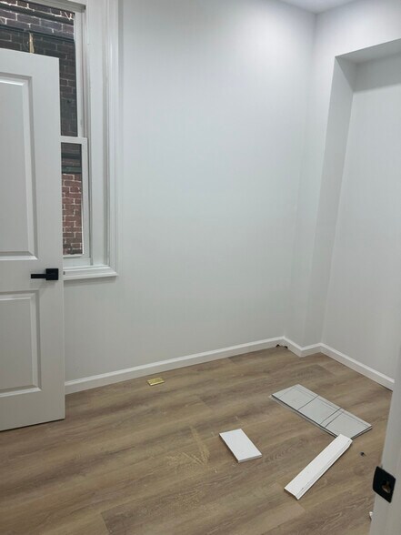 Building Photo - 2823 N 28th St