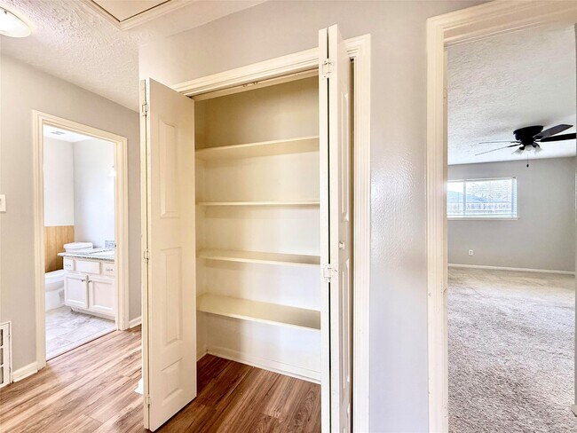 Building Photo - 12018 Swan Creek Dr