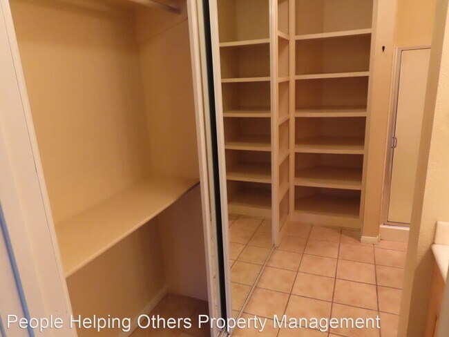 Building Photo - 2 br, 2 bath House - 2941 C Street #467