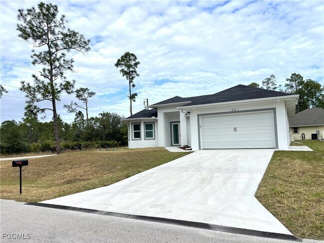 Building Photo - 1901 East 13th Street
