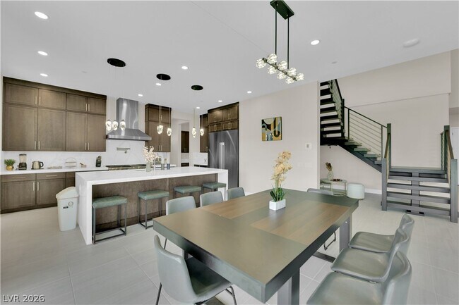 Building Photo - 10663 Stone Ledge Ave