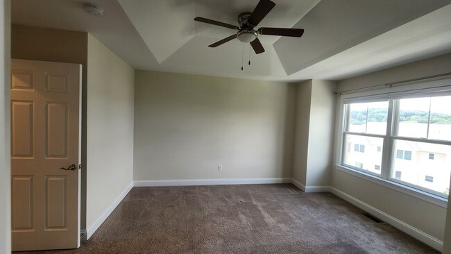 Building Photo - 2219 Deyerle Ave