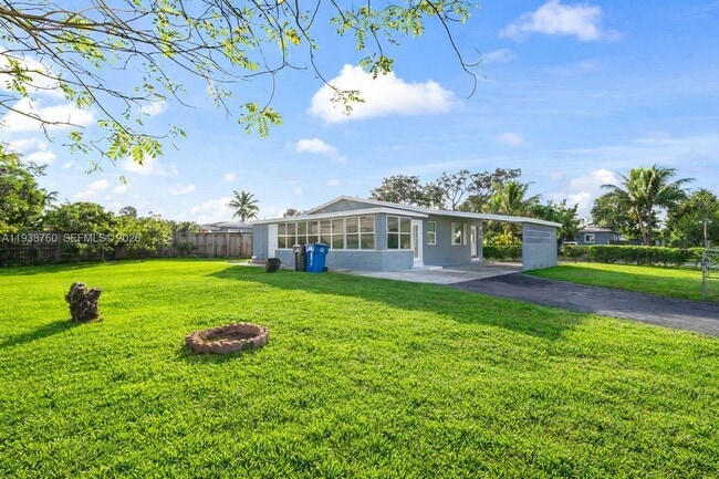 Building Photo - 4685 SW 33rd Dr