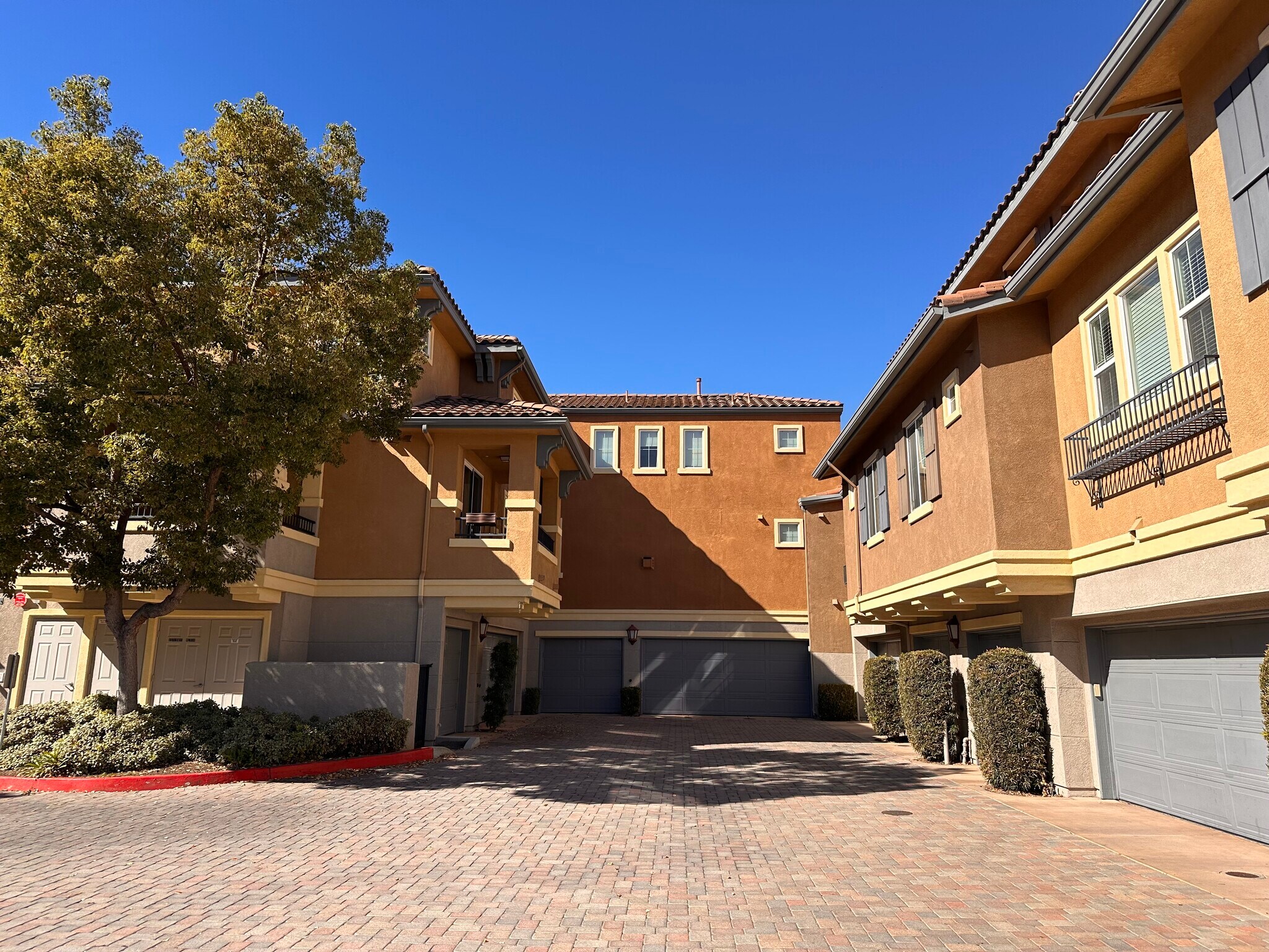 Building Photo - 95 Via Sovana