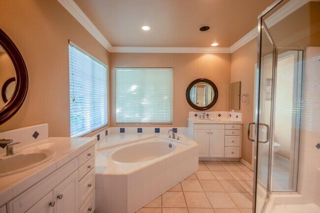 Building Photo - 19352 Beckonridge Ln