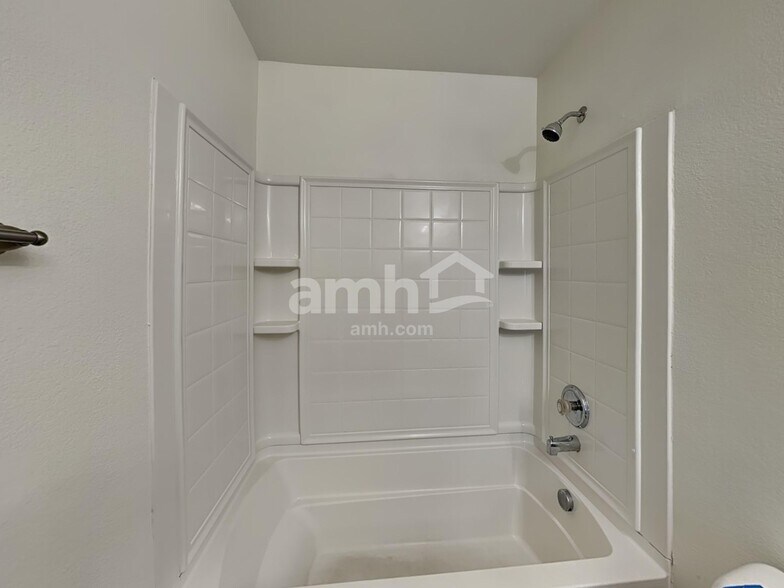 Building Photo - 3017 Lipizzan Dr