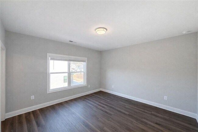 Building Photo - 1375 Walking Wy