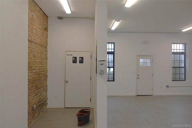 Building Photo - 3043 Fulton St