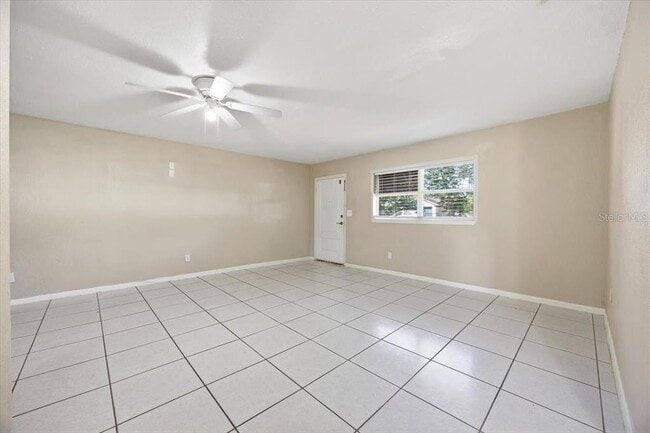 Building Photo - 113 N Lancelot Ave