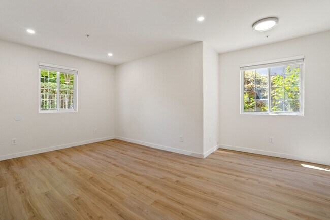 Building Photo - Newly renovated downstairs 1 bedroom 1 bath.