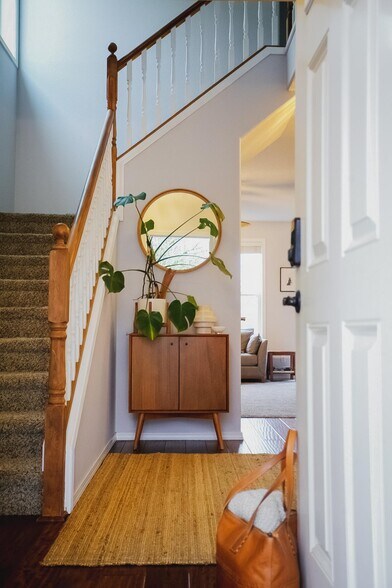 Building Photo - 5615 NE 75th Ave