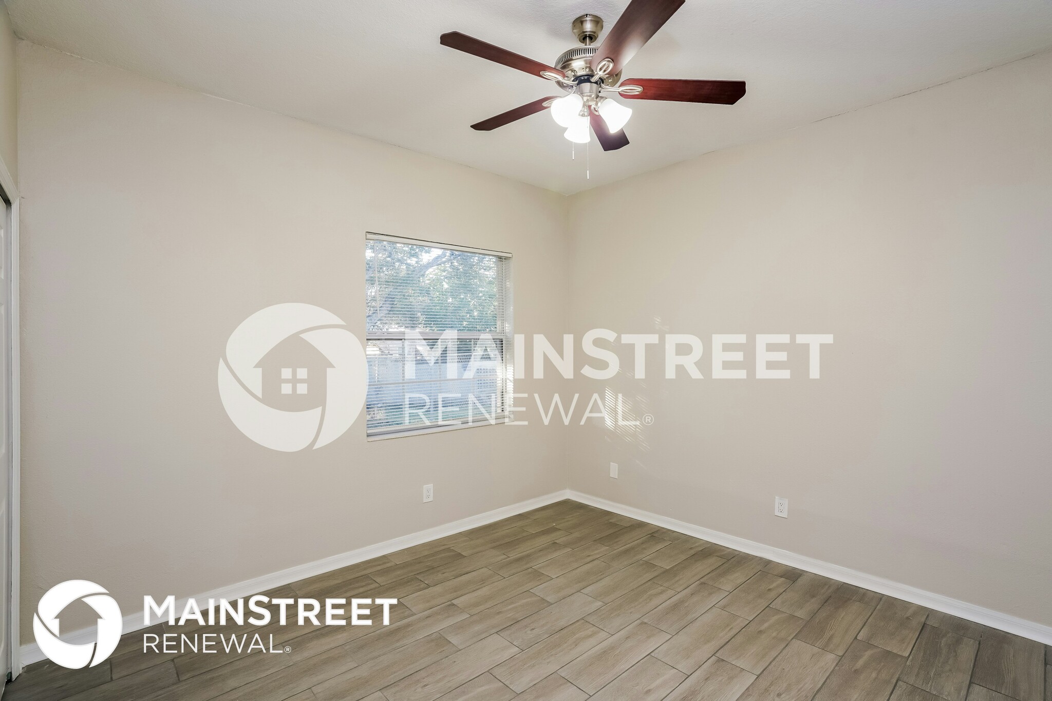 Building Photo - 4042 18th Ave S