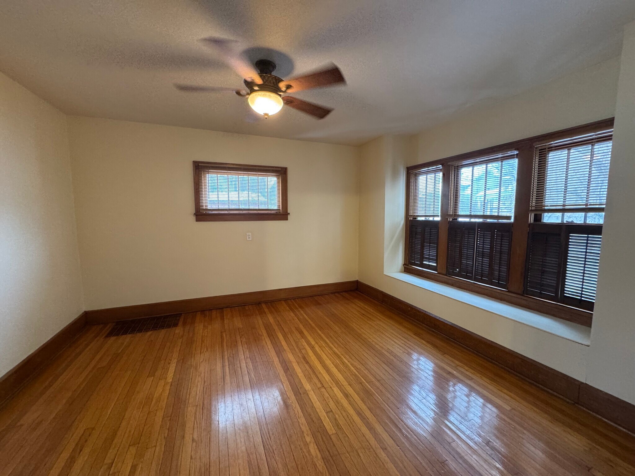 Building Photo - 1442 Plain Ave NE