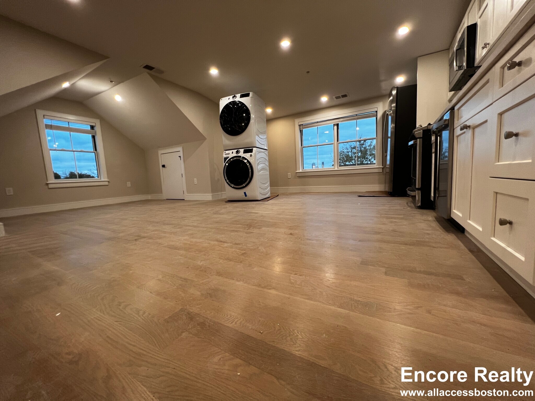 Building Photo - 13 Greylock Rd