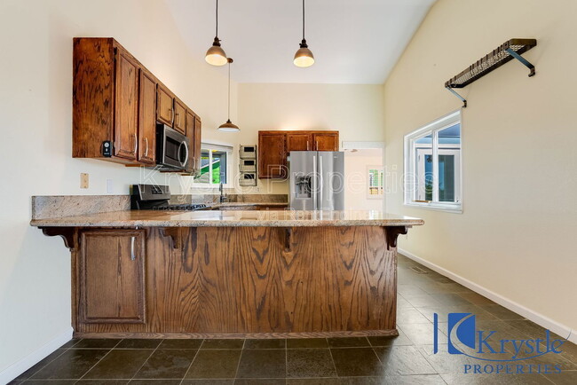 Building Photo - 530 N Regatta Dr