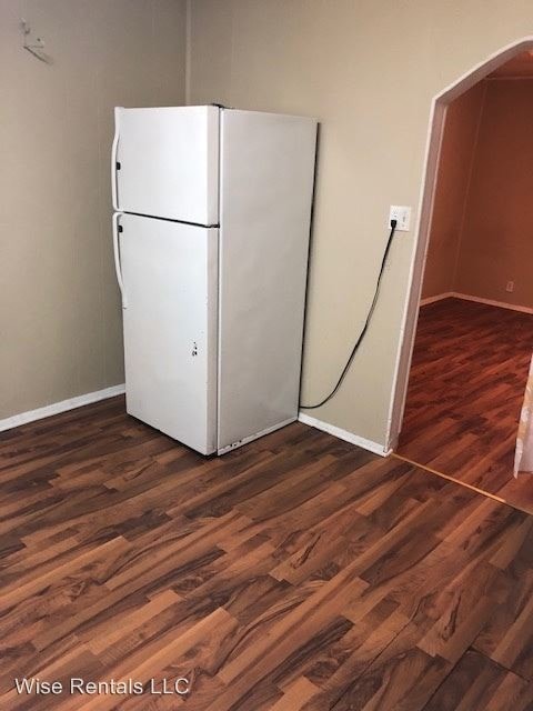 Building Photo - 609 W Hovey St