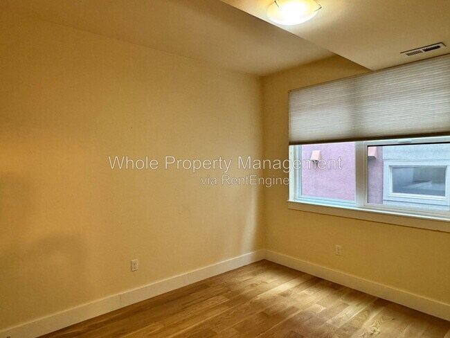 Building Photo - 3032 Zuni St