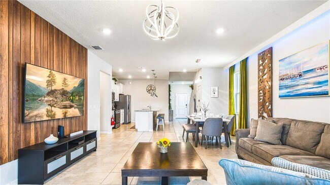 Building Photo - 7219 Oakmoss Loop