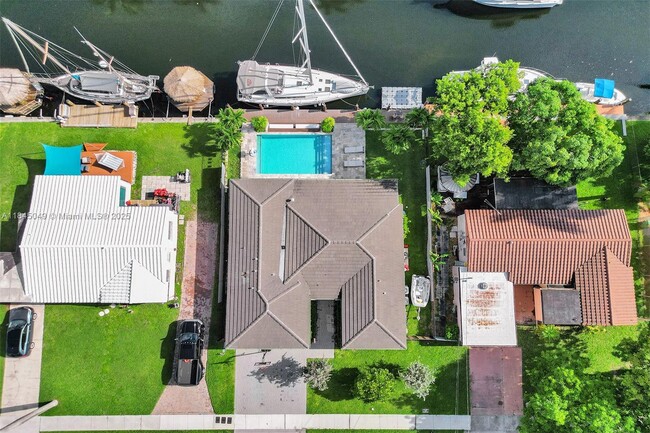 Building Photo - 1021 Guava Isle