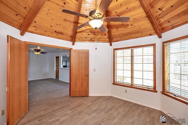 Building Photo - 2136 S 14th Ave