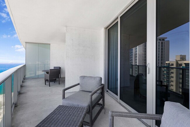 Building Photo - 4111 S Ocean Dr