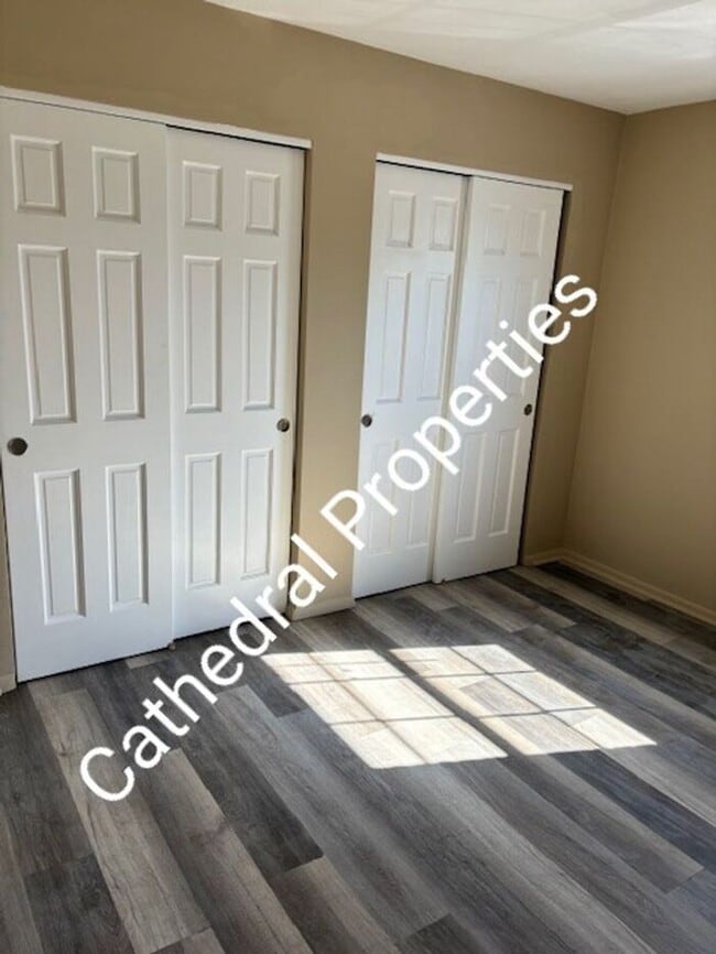 Building Photo - 2 Bedroom Apartment