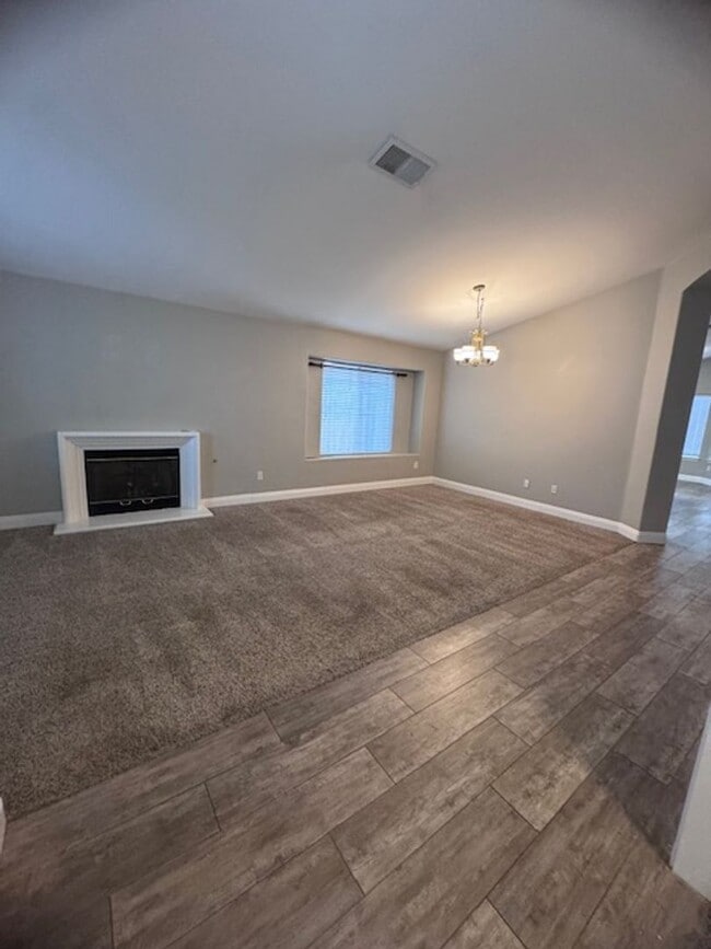 Building Photo - Home For Rent