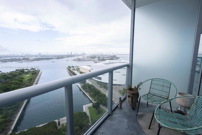 Building Photo - 888 Biscayne Blvd