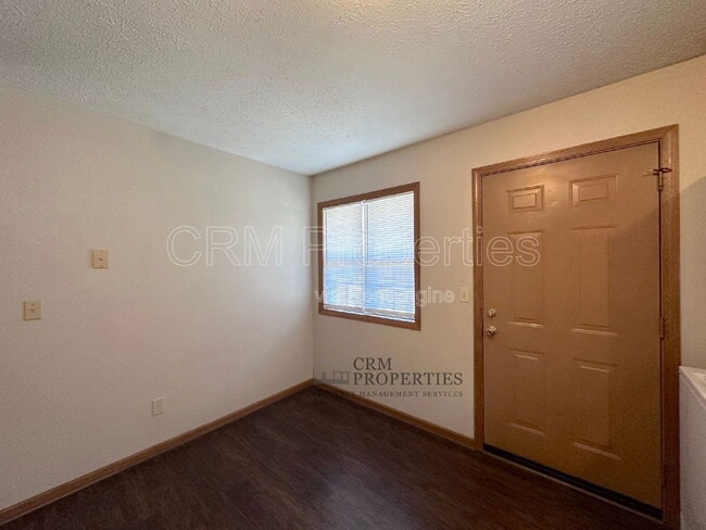 Building Photo - 1326 S Waugh St