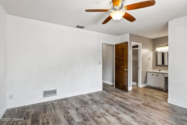 Building Photo - 149 Pine Cone Trail