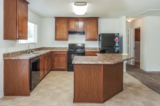 Building Photo - 15230 Mill Valley Dr
