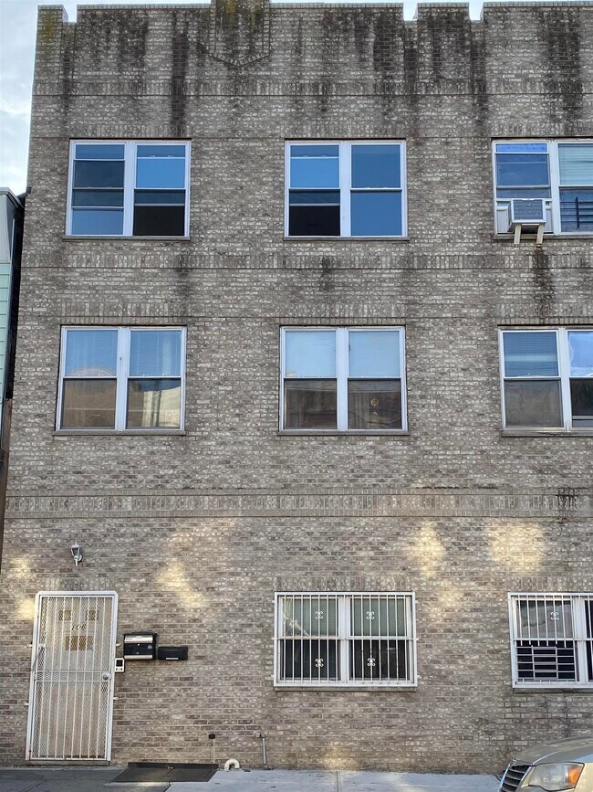 Building Photo - 106 Ocean Ave