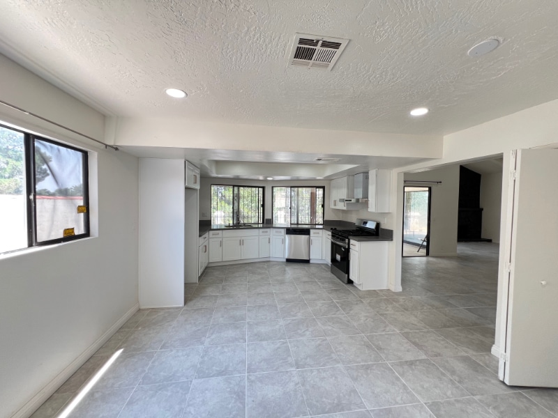 Building Photo - 13850 Dahlgren Dr
