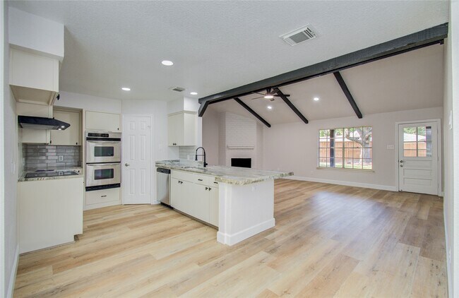 Building Photo - 7026 Hidden Arbor Ln