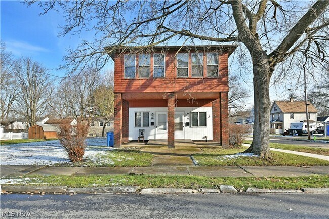 Building Photo - 401 Williams St SE