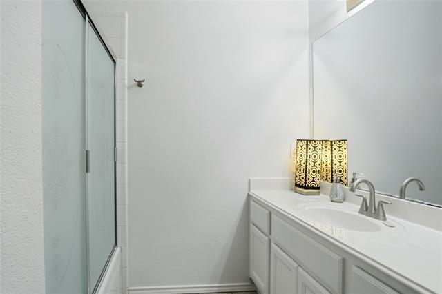 Building Photo - 1602 Meadow Park Dr
