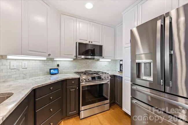 Building Photo - 401 N Church St