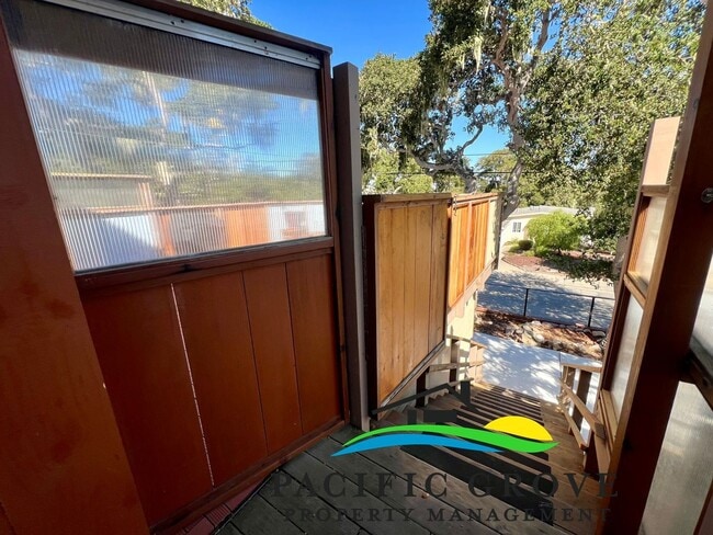 Building Photo - Furnished Single Family Home in Pacific Gr...