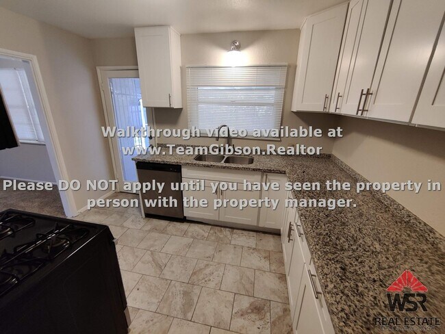 Building Photo - 4 Bedroom / 2 Bathroom Home.